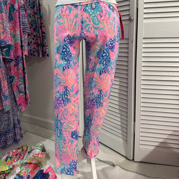Lilly Pulitzer Pants UPF 50+ - Picture 2 of 2